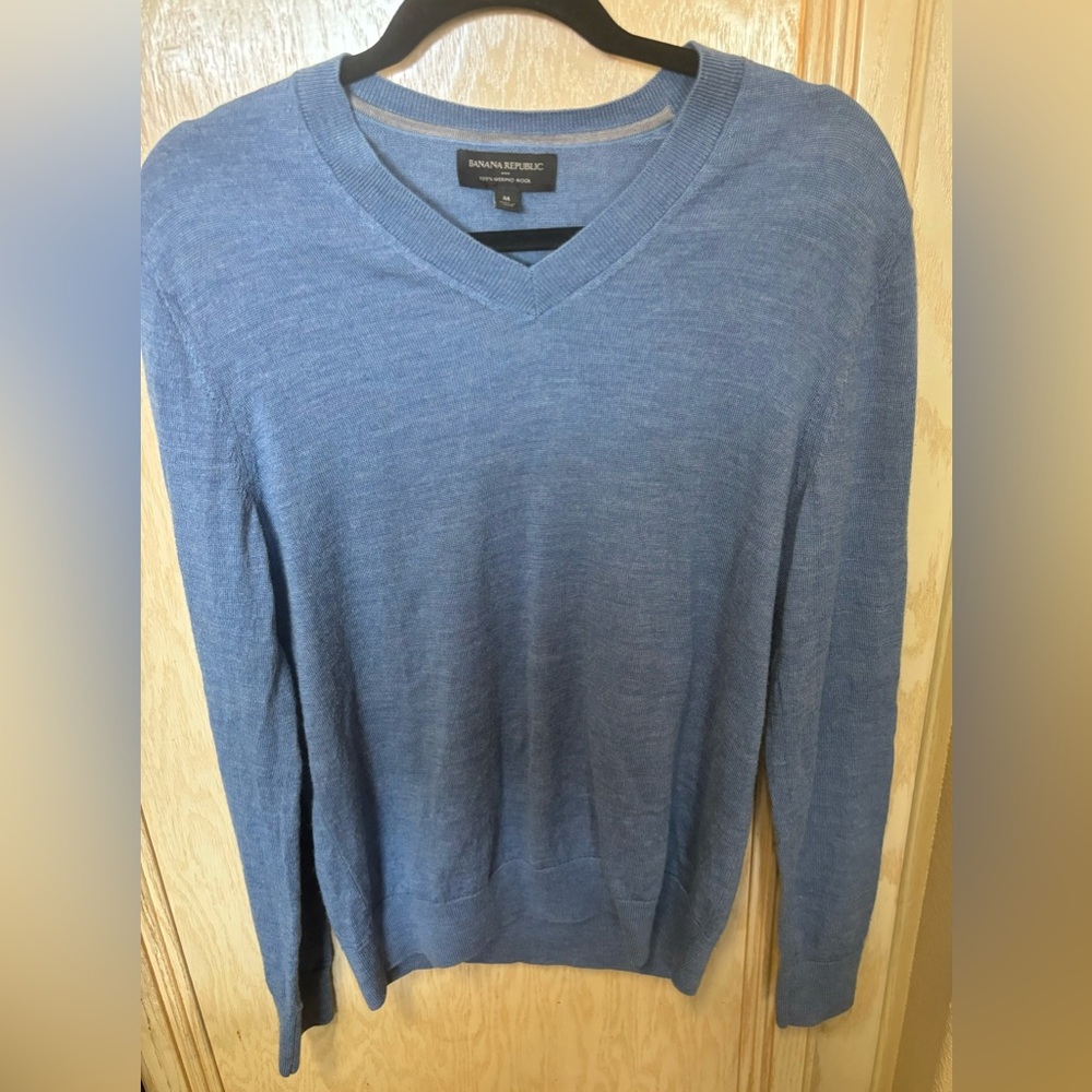 Banana Republic Merino Wool Sweater M Blue V-Neck‎